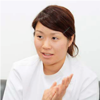 作業療法士：小穴 早さん　2006年3月卒業